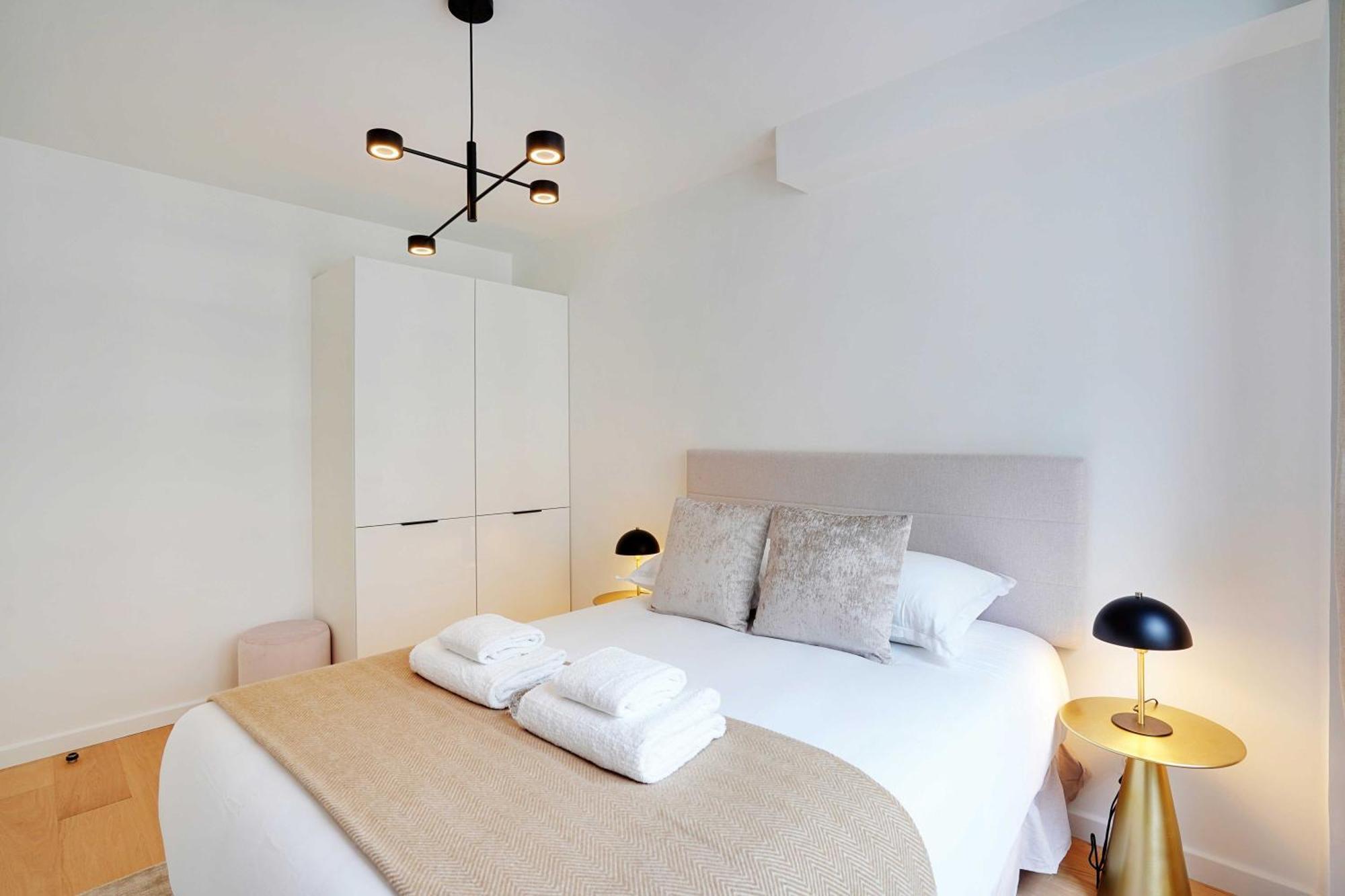 Raffinement Et Confort Dans Cette Residence A Levallois-Perret Kültér fotó